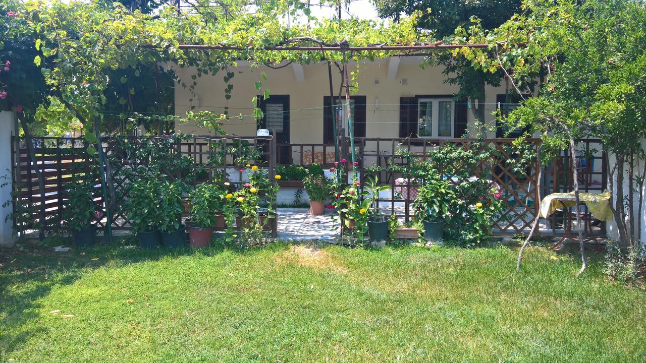 Sotiroulis Apartments Néa Meságkala Εξωτερικό φωτογραφία