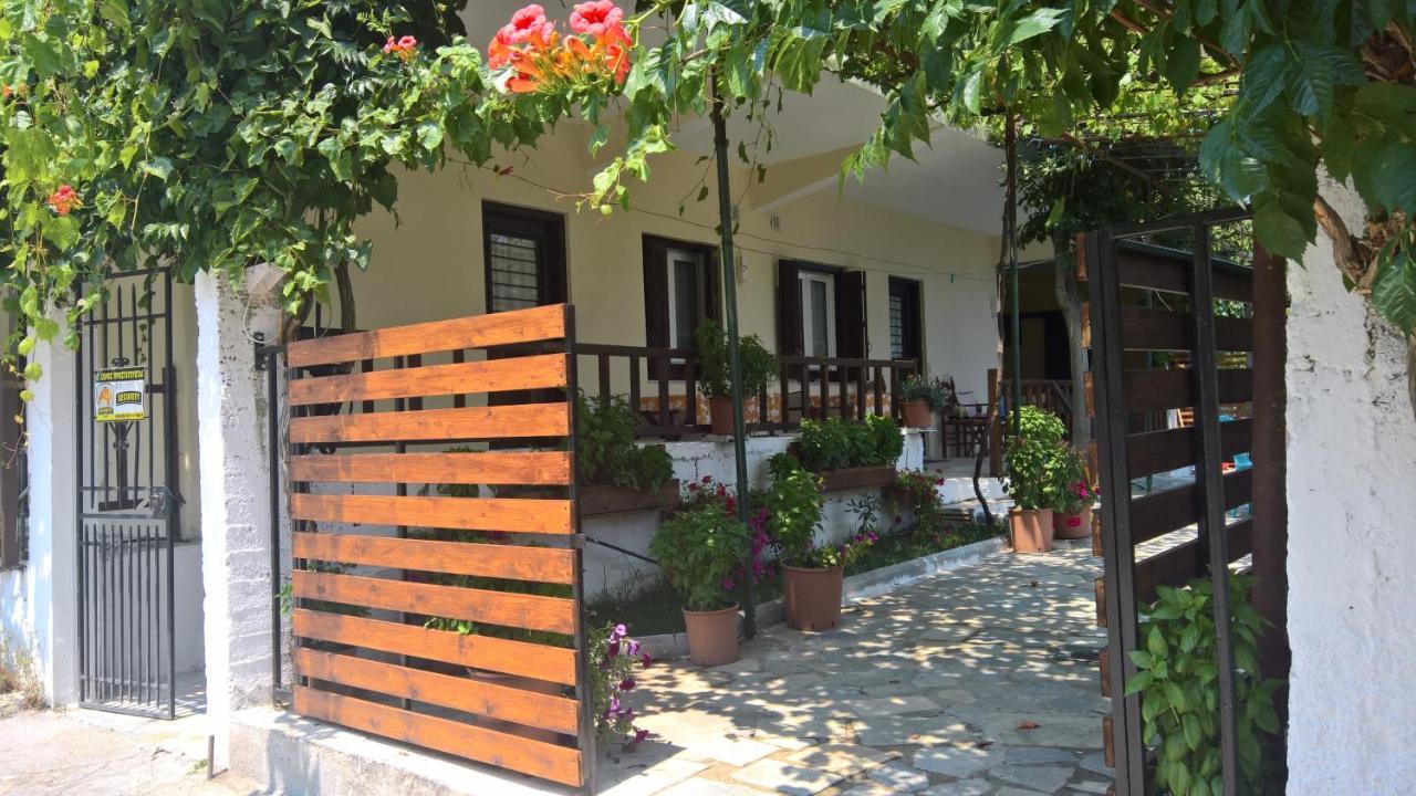 Sotiroulis Apartments Néa Meságkala Εξωτερικό φωτογραφία