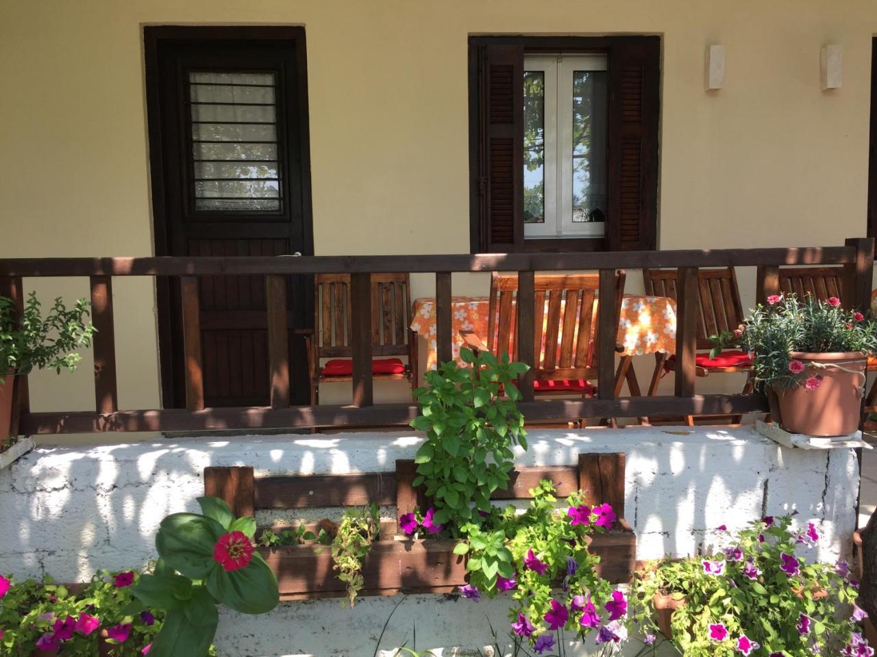 Sotiroulis Apartments Néa Meságkala Εξωτερικό φωτογραφία