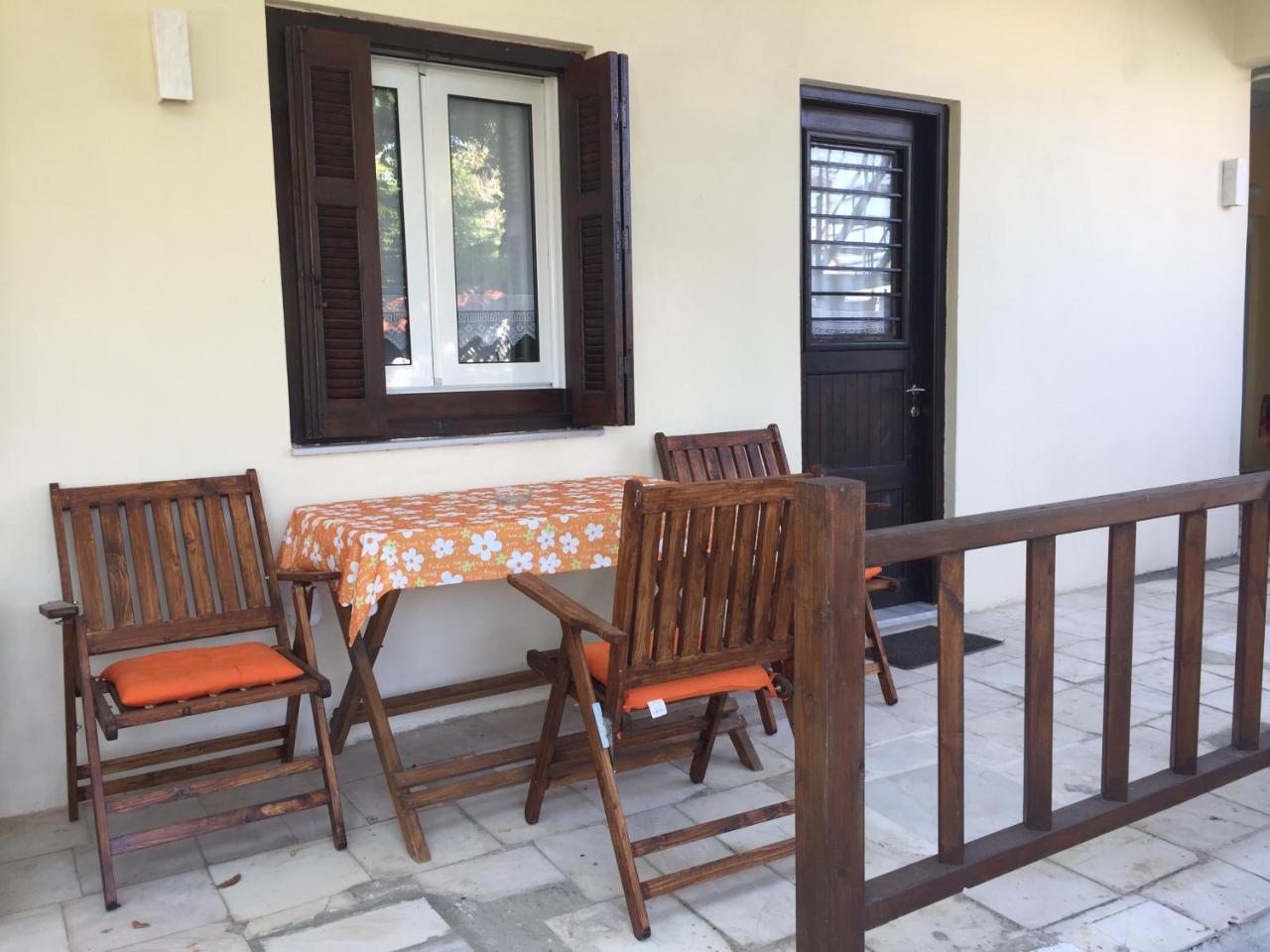 Sotiroulis Apartments Néa Meságkala Εξωτερικό φωτογραφία